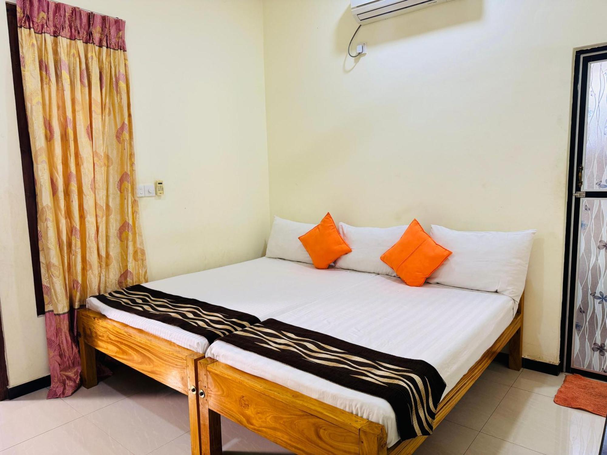 Aa Inn ตรินโคมาลี ภายนอก รูปภาพ